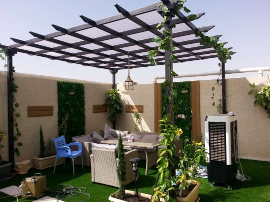 برجولات خشب مودرن لحدائق الجنوب  مع تصميمات جديدة وعصرية للحماية والراحة.