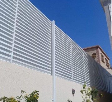 سواتر للحدائق والمسابح خميس مشيط   مع ضمان الجودة